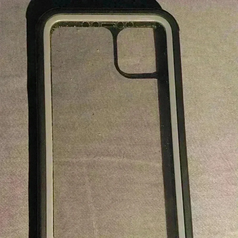 iPhone 11 Pro Max outer box